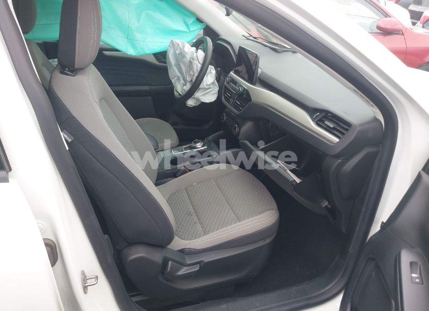 Photo 5 of 2022 Ford Escape SE (VIN 1FMCU9G62NUA60759)