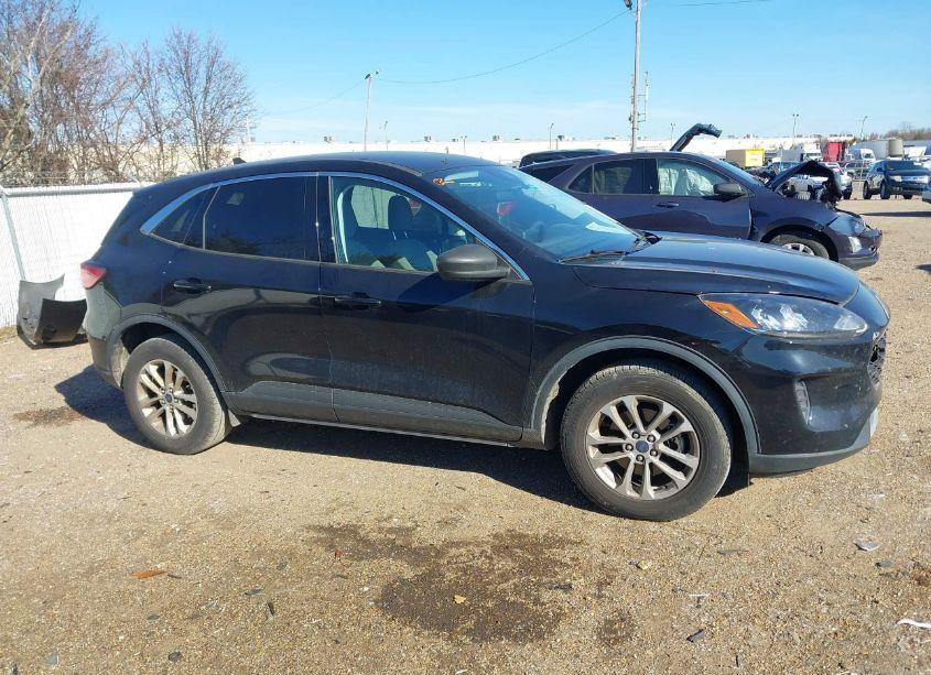 Photo 14 of 2022 Ford Escape SE (VIN 1FMCU9G62NUA66514)