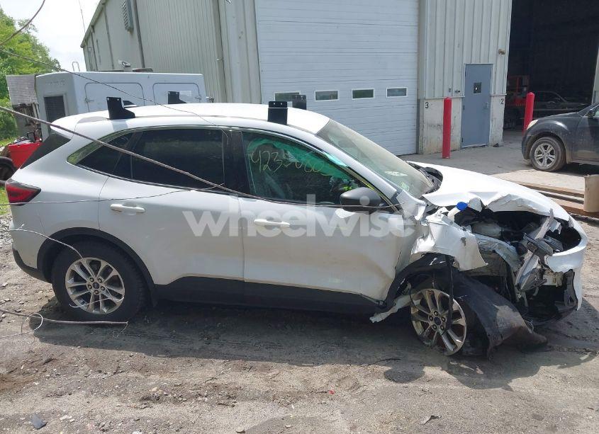 Photo 13 of 2022 Ford Escape SE (VIN 1FMCU9G62NUA67291)