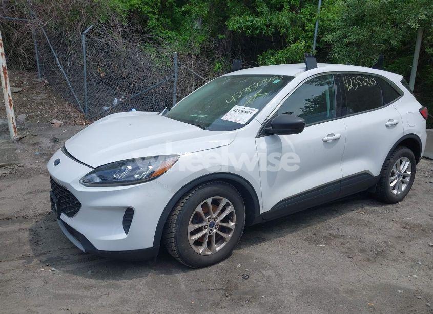 Photo 2 of 2022 Ford Escape SE (VIN 1FMCU9G62NUA67291)