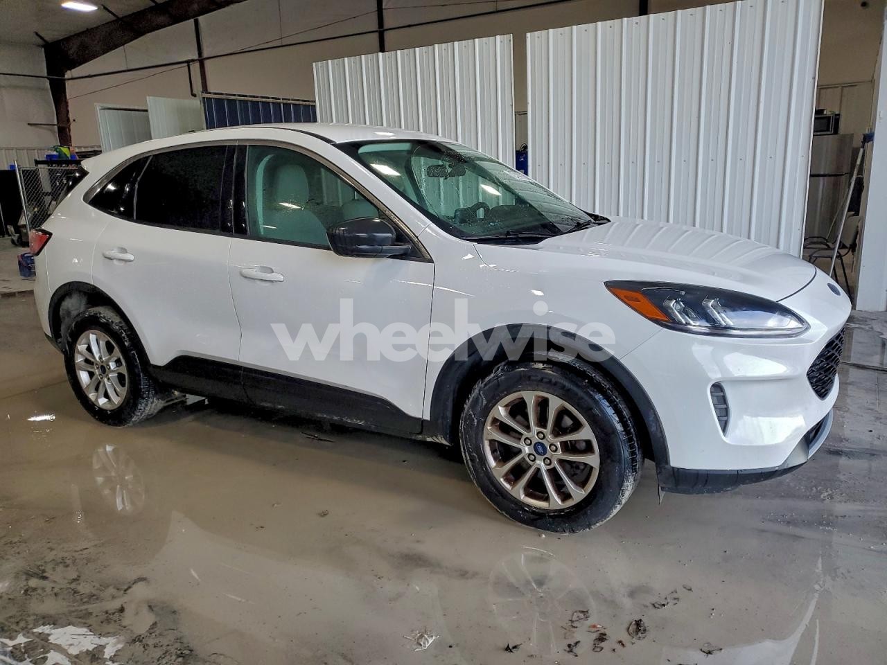Photo 4 of 2022 FORD ESCAPE SE (VIN 1FMCU9G62NUA99030)