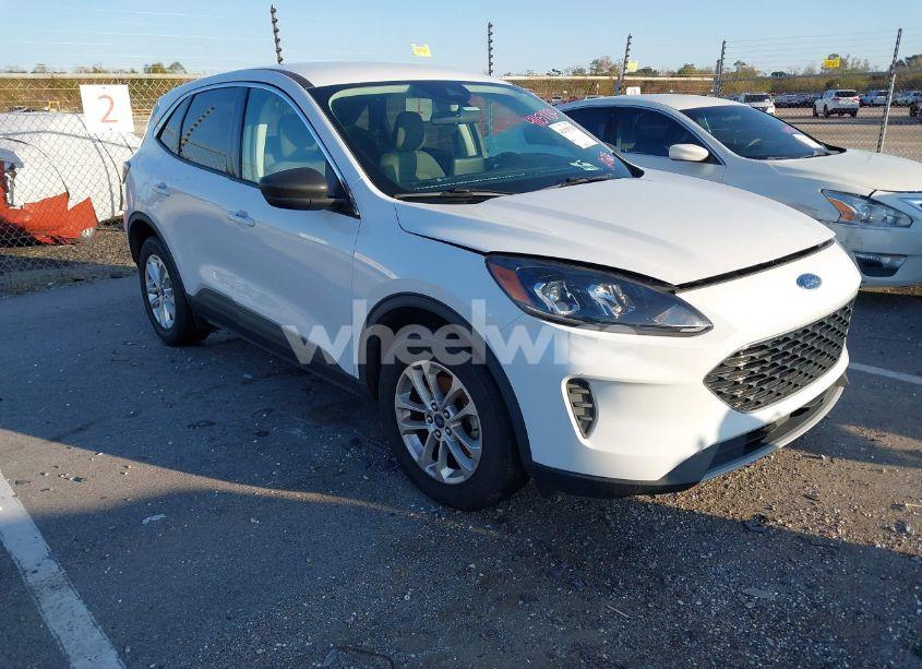 2022 Ford Escape SE (VIN 1FMCU9G62NUB11192) main photo