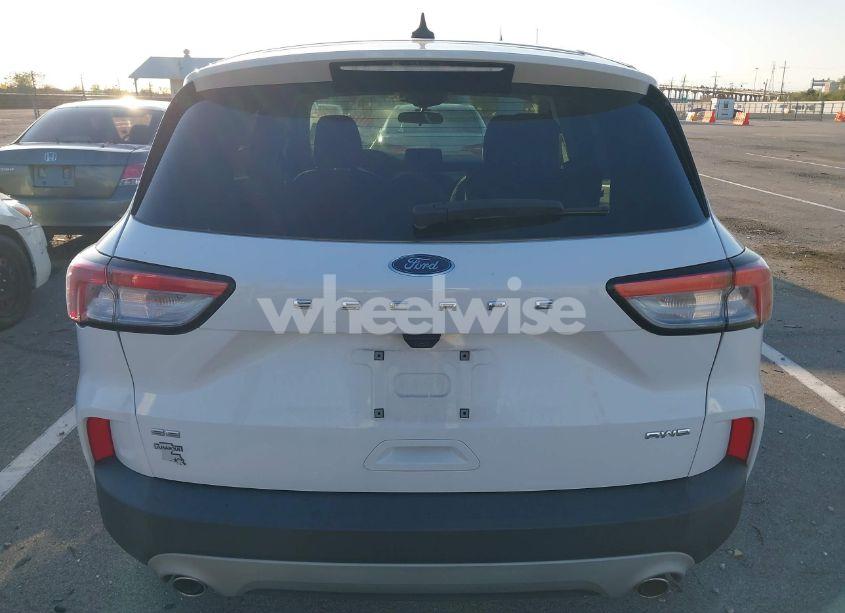 Photo 16 of 2022 Ford Escape SE (VIN 1FMCU9G62NUB11192)