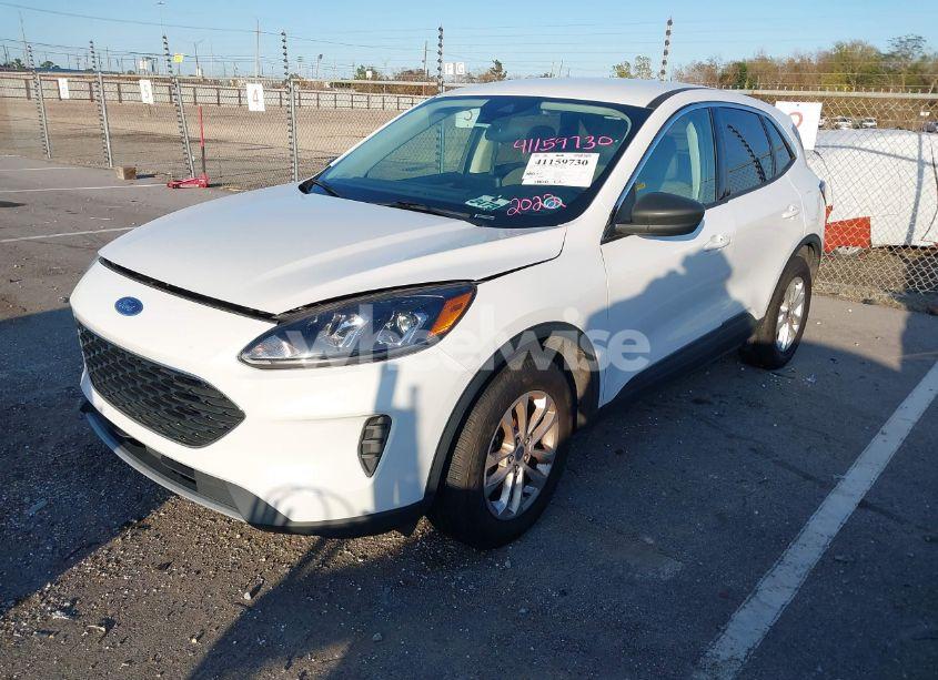 Photo 2 of 2022 Ford Escape SE (VIN 1FMCU9G62NUB11192)