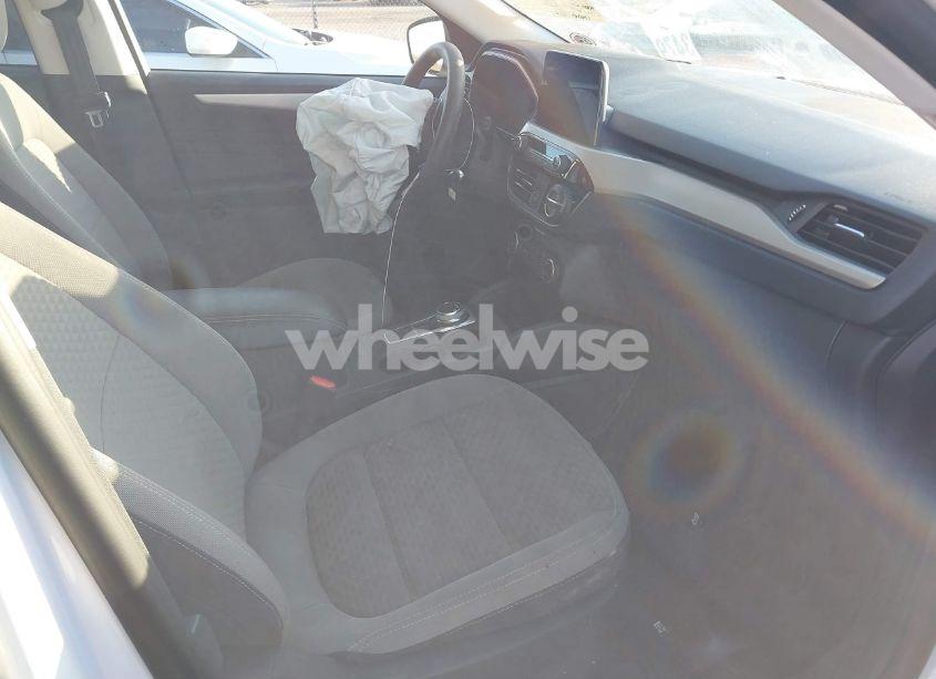 Photo 5 of 2022 Ford Escape SE (VIN 1FMCU9G62NUB11192)