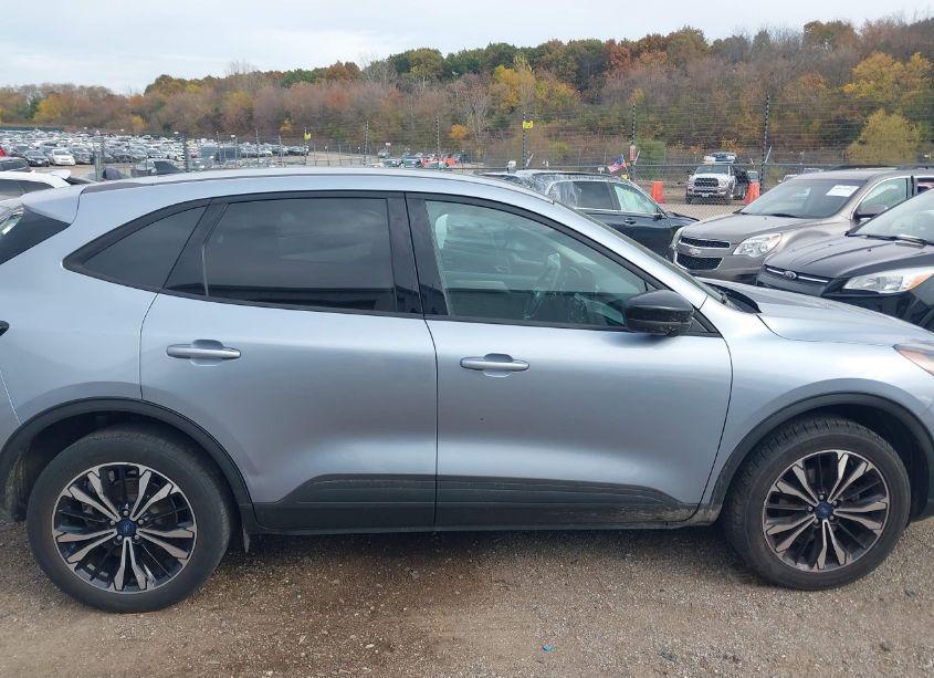 Photo 13 of 2022 Ford Escape SE (VIN 1FMCU9G62NUB17381)