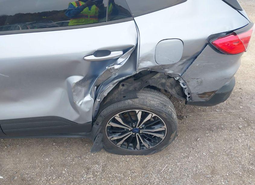 Photo 6 of 2022 Ford Escape SE (VIN 1FMCU9G62NUB17381)