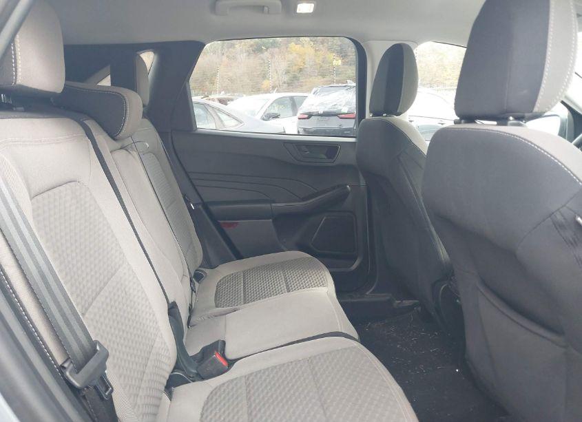 Photo 8 of 2022 Ford Escape SE (VIN 1FMCU9G62NUB17381)