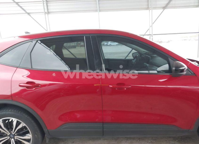 Photo 14 of 2022 Ford Escape SE (VIN 1FMCU9G62NUB50719)