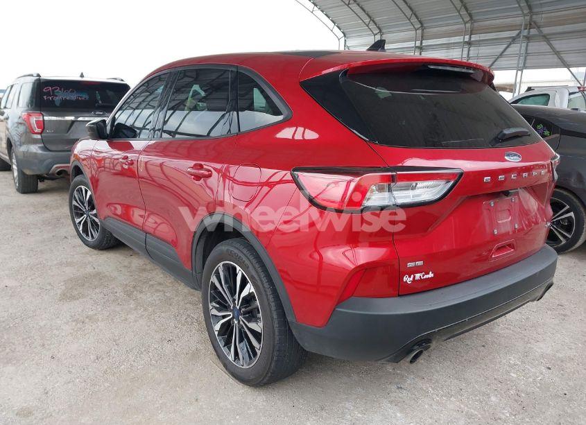 Photo 3 of 2022 Ford Escape SE (VIN 1FMCU9G62NUB50719)