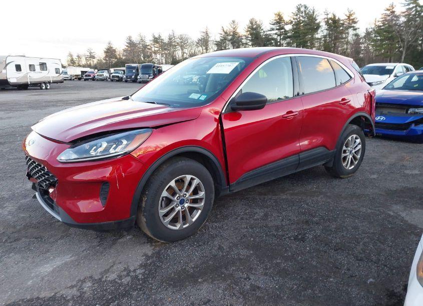 Photo 2 of 2022 Ford Escape SE (VIN 1FMCU9G62NUB61428)