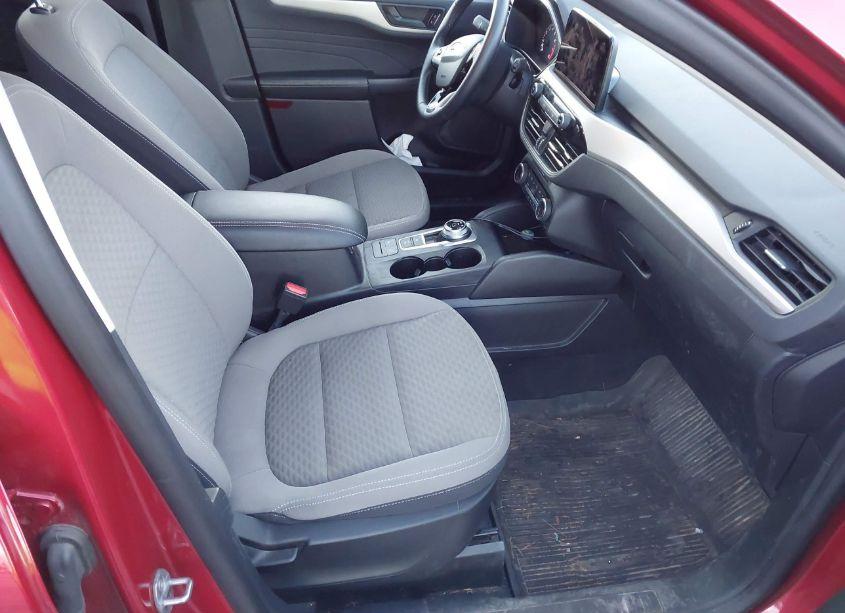 Photo 5 of 2022 Ford Escape SE (VIN 1FMCU9G62NUB61428)