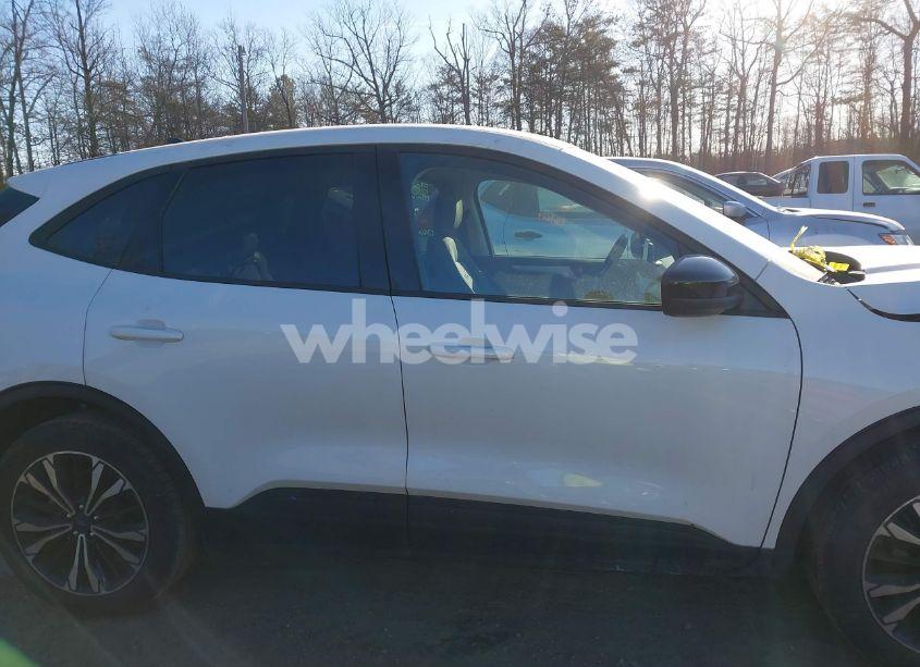 Photo 13 of 2022 Ford Escape SE (VIN 1FMCU9G62NUB96986)