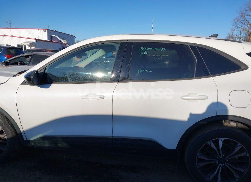 Photo 14 of 2022 Ford Escape SE (VIN 1FMCU9G62NUB96986)