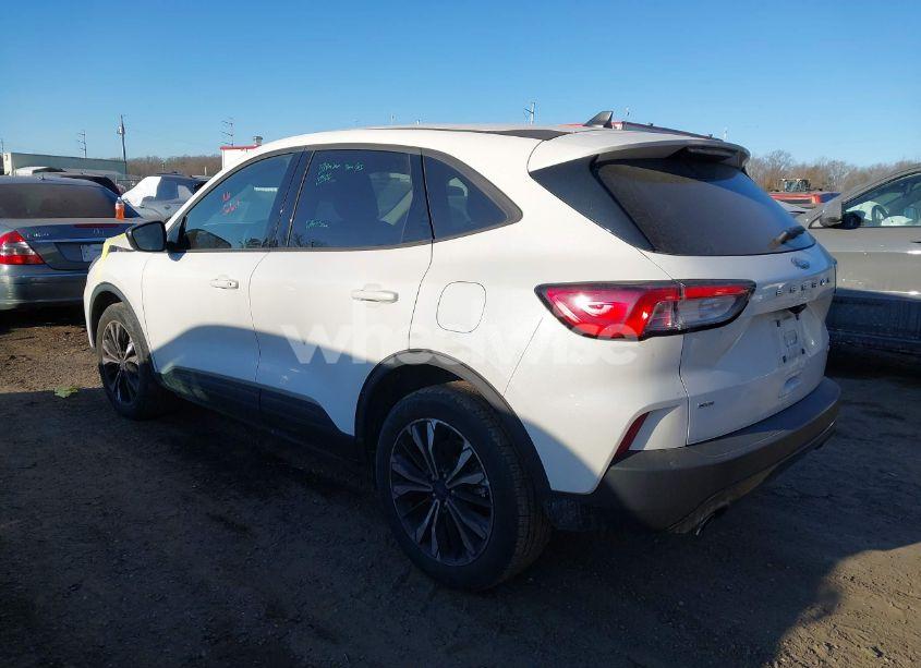 Photo 3 of 2022 Ford Escape SE (VIN 1FMCU9G62NUB96986)