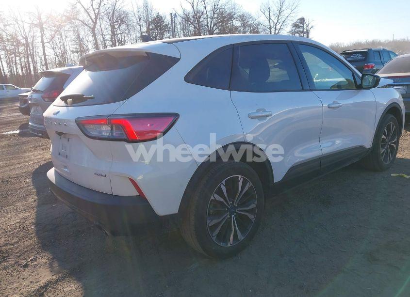 Photo 4 of 2022 Ford Escape SE (VIN 1FMCU9G62NUB96986)