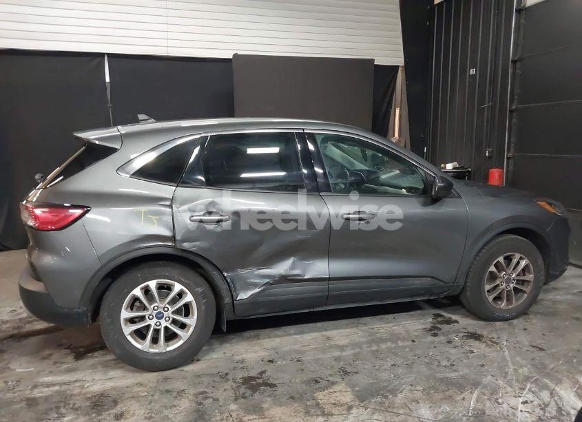 Photo 13 of 2022 Ford Escape SE (VIN 1FMCU9G62NUB98558)