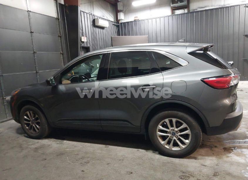 Photo 14 of 2022 Ford Escape SE (VIN 1FMCU9G62NUB98558)