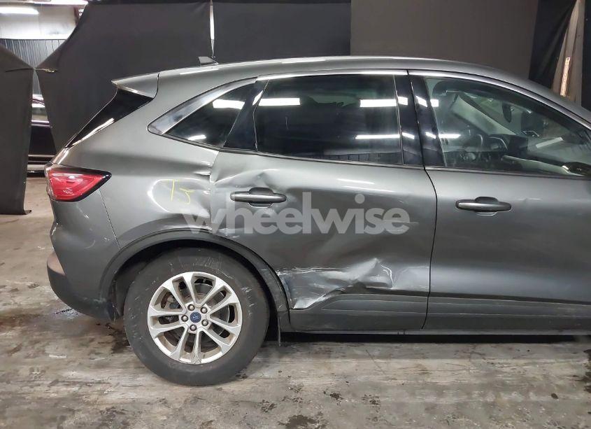 Photo 18 of 2022 Ford Escape SE (VIN 1FMCU9G62NUB98558)