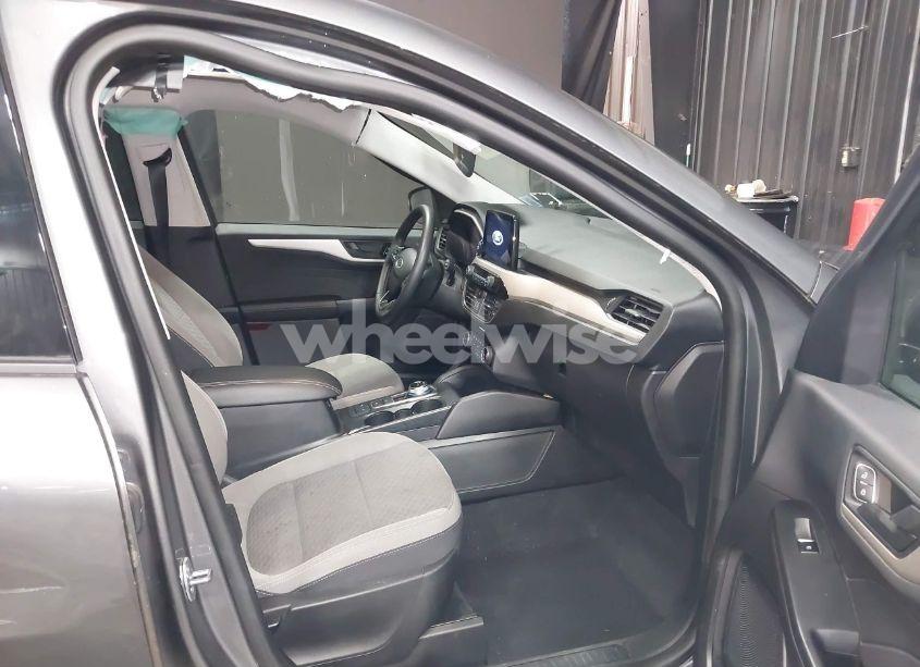 Photo 5 of 2022 Ford Escape SE (VIN 1FMCU9G62NUB98558)