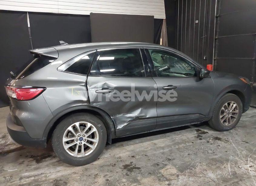 Photo 6 of 2022 Ford Escape SE (VIN 1FMCU9G62NUB98558)