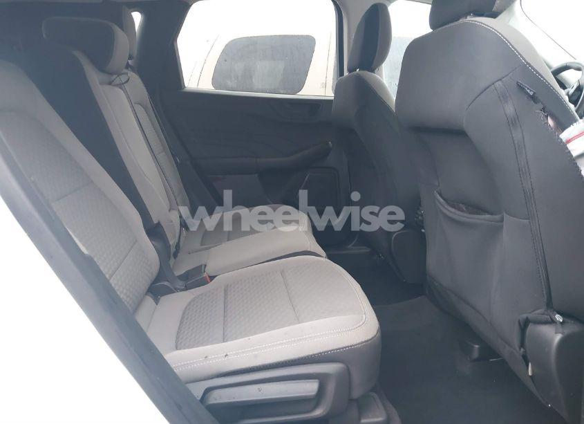 Photo 8 of 2022 Ford Escape SE (VIN 1FMCU9G62NUC00423)