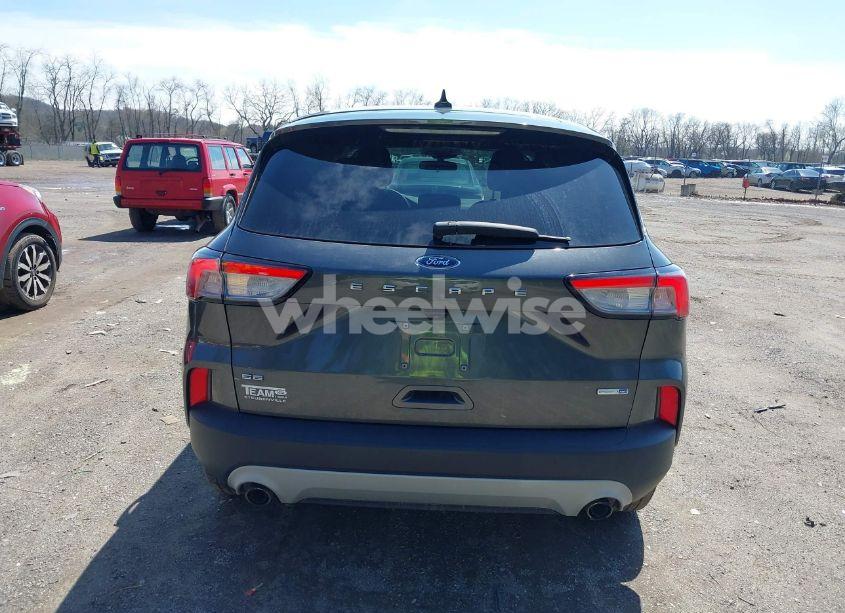 Photo 16 of 2020 Ford Escape SE (VIN 1FMCU9G63LUA27153)