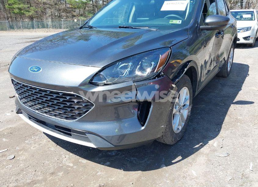 Photo 18 of 2020 Ford Escape SE (VIN 1FMCU9G63LUA27153)