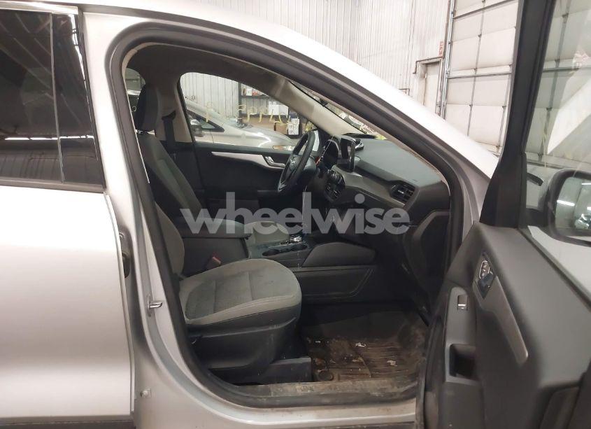 Photo 5 of 2020 Ford Escape SE (VIN 1FMCU9G63LUA56720)
