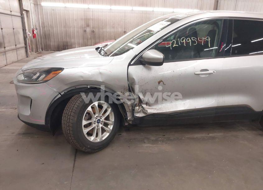 Photo 6 of 2020 Ford Escape SE (VIN 1FMCU9G63LUA56720)