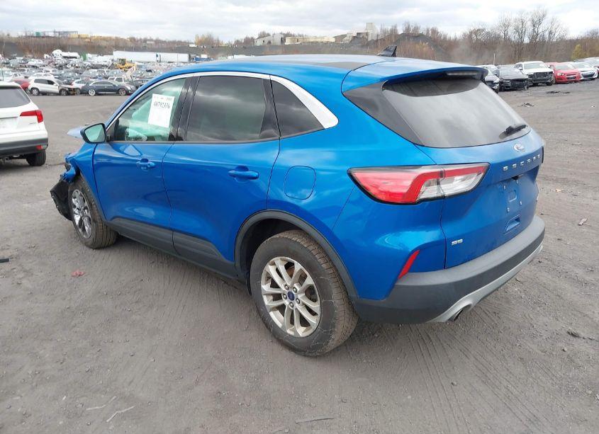 Photo 3 of 2020 Ford Escape SE (VIN 1FMCU9G63LUA66275)