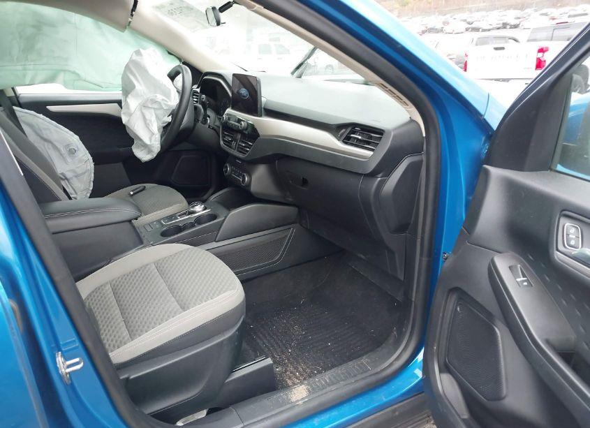 Photo 5 of 2020 Ford Escape SE (VIN 1FMCU9G63LUA66275)