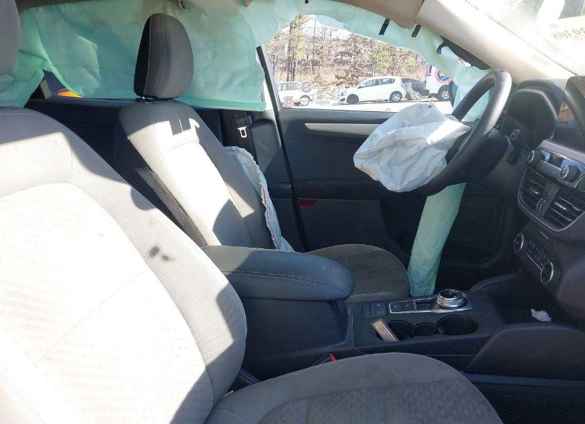 Photo 5 of 2020 Ford Escape SE (VIN 1FMCU9G63LUB61189)