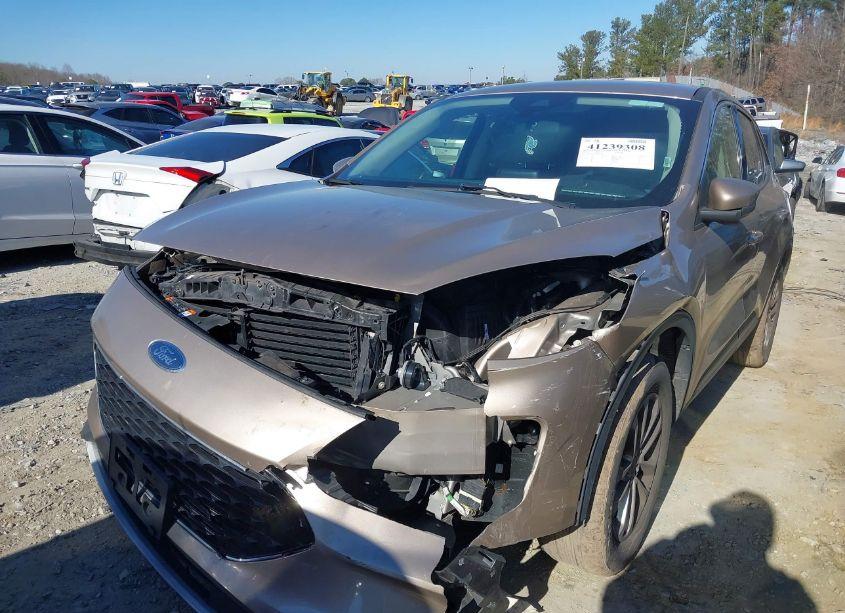 Photo 6 of 2020 Ford Escape SE (VIN 1FMCU9G63LUB61189)