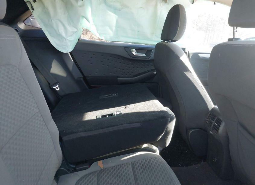 Photo 8 of 2020 Ford Escape SE (VIN 1FMCU9G63LUB61189)