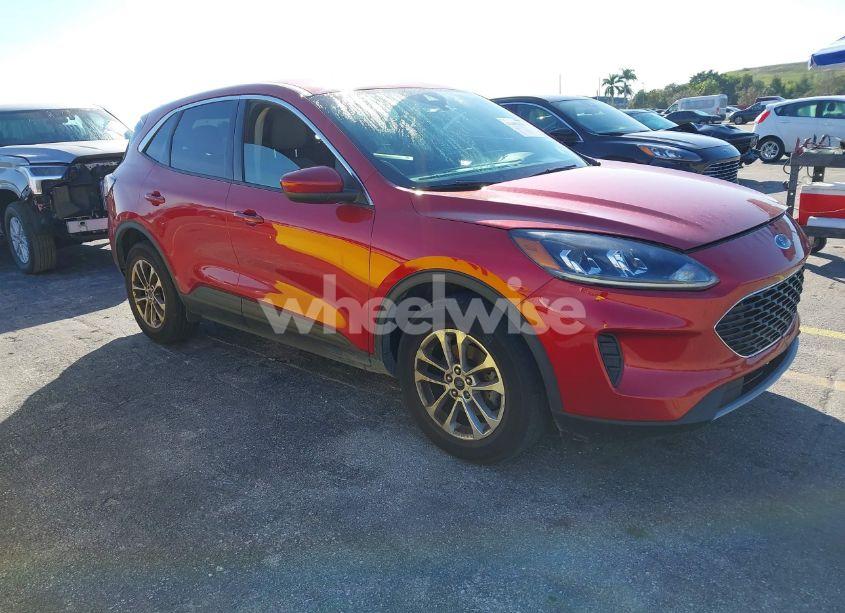 2020 Ford Escape SE (VIN 1FMCU9G63LUC12626) main photo