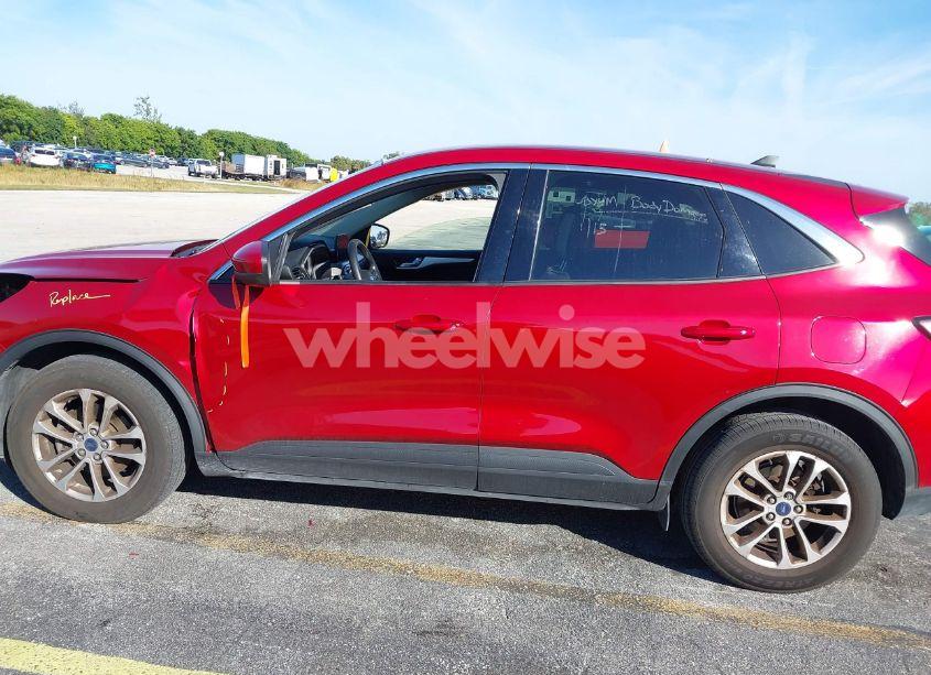 Photo 15 of 2020 Ford Escape SE (VIN 1FMCU9G63LUC12626)