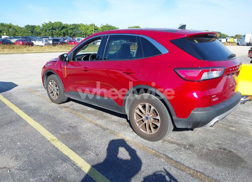 Photo 3 of 2020 Ford Escape SE (VIN 1FMCU9G63LUC12626)
