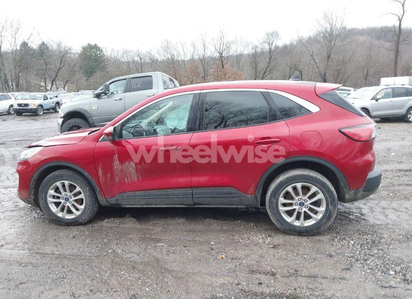 Photo 15 of 2020 Ford Escape SE (VIN 1FMCU9G63LUC28731)