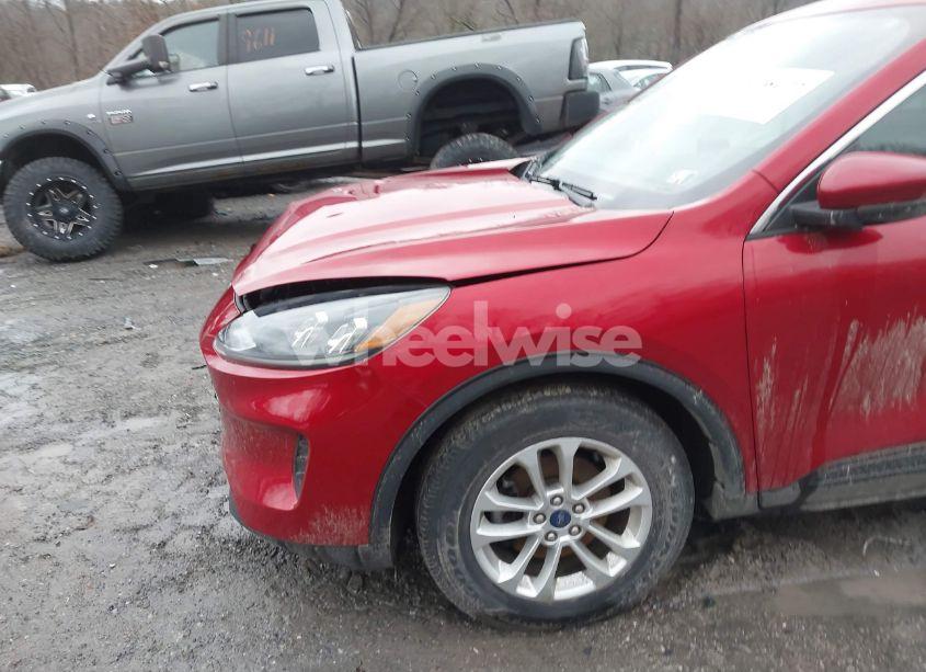 Photo 19 of 2020 Ford Escape SE (VIN 1FMCU9G63LUC28731)