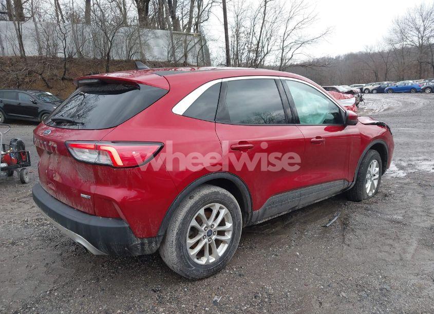 Photo 4 of 2020 Ford Escape SE (VIN 1FMCU9G63LUC28731)