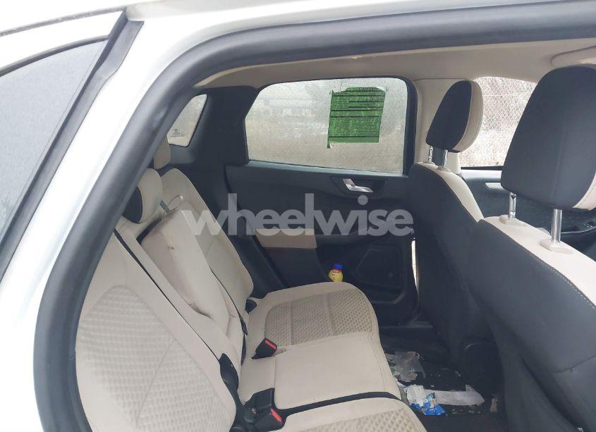 Photo 8 of 2020 Ford Escape SE (VIN 1FMCU9G63LUC47635)