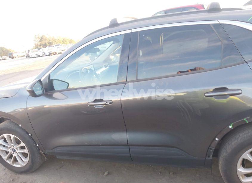 Photo 15 of 2020 Ford Escape SE (VIN 1FMCU9G63LUC70882)