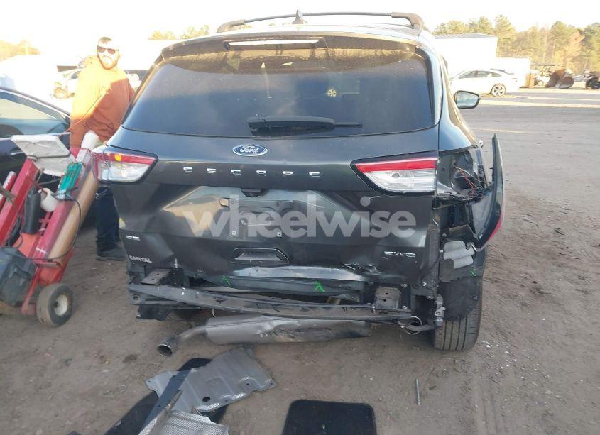 Photo 6 of 2020 Ford Escape SE (VIN 1FMCU9G63LUC70882)