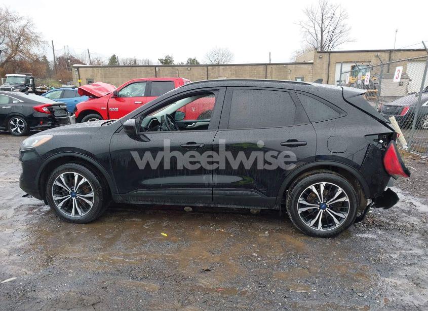 Photo 14 of 2021 Ford Escape SE (VIN 1FMCU9G63MUA24206)