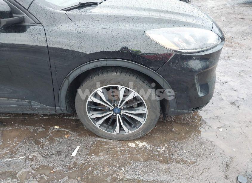 Photo 18 of 2021 Ford Escape SE (VIN 1FMCU9G63MUA24206)