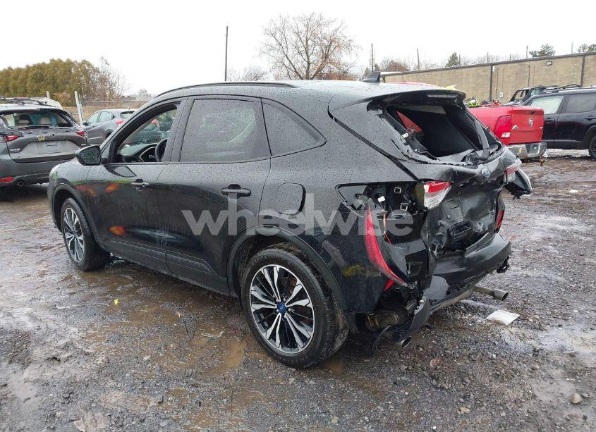 Photo 3 of 2021 Ford Escape SE (VIN 1FMCU9G63MUA24206)