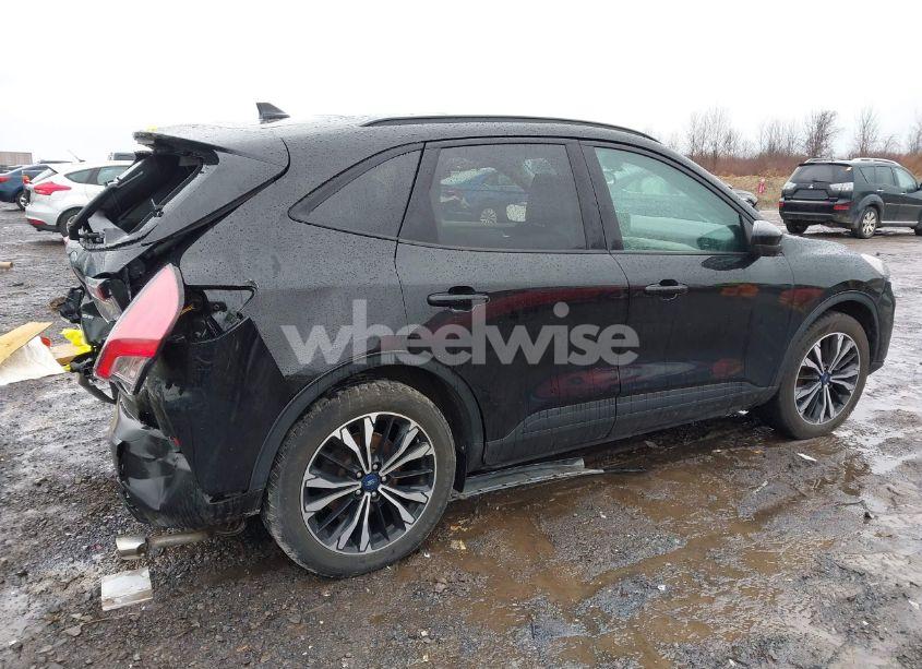 Photo 4 of 2021 Ford Escape SE (VIN 1FMCU9G63MUA24206)