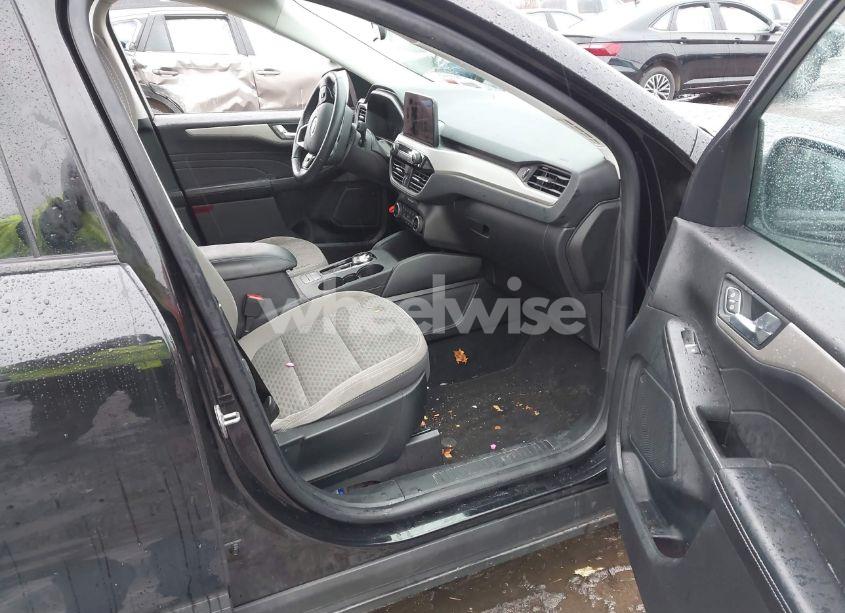 Photo 5 of 2021 Ford Escape SE (VIN 1FMCU9G63MUA24206)