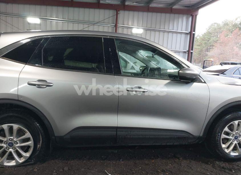 Photo 13 of 2021 Ford Escape SE (VIN 1FMCU9G63MUA28160)